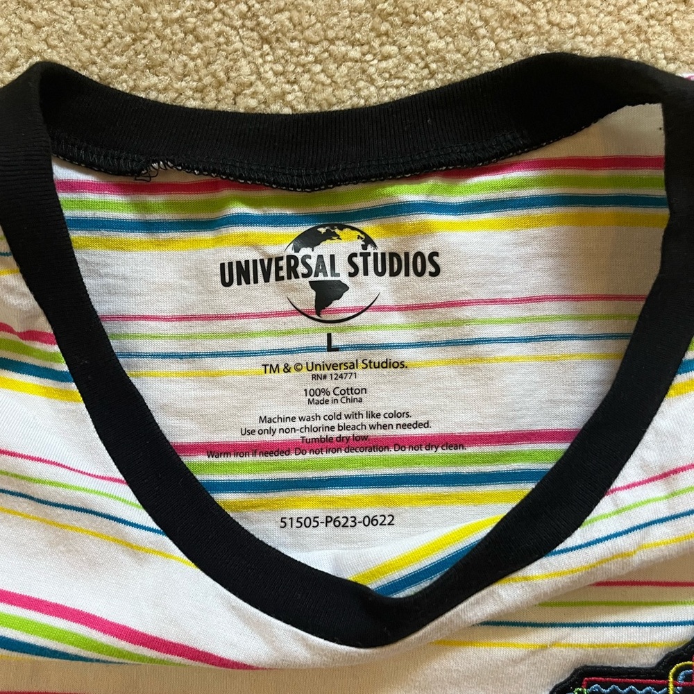 NWT Disney’s Universal Studios Cropped T-Shirt - Picture 4 of 5